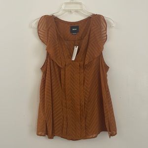 Blouse with chevron details